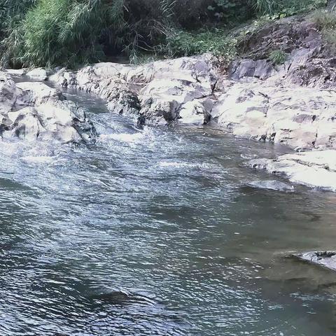 家门口的风景——卧龙峡