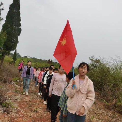 【缅怀先烈 牢记历史】——神皇完小清明节扫墓活动