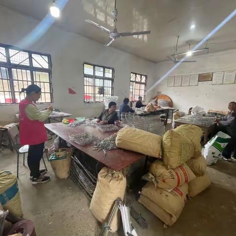 新宅镇妇联开展来料加工安全生产检查