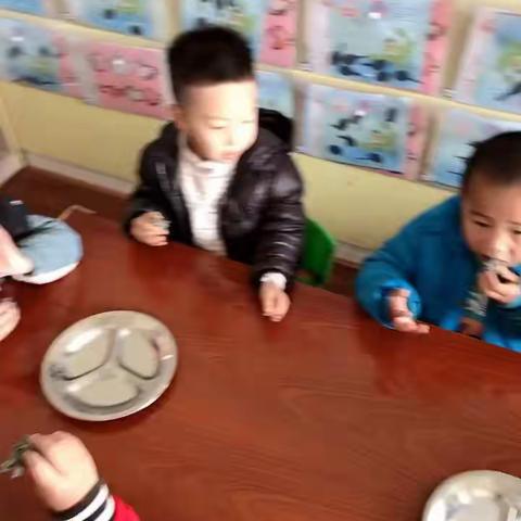 东姜幼儿园小班清明节活动