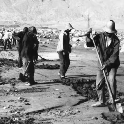 废旧地膜变废为宝          助推二团生态环保产业发展