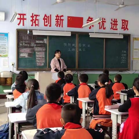 潜心教学，用心育人