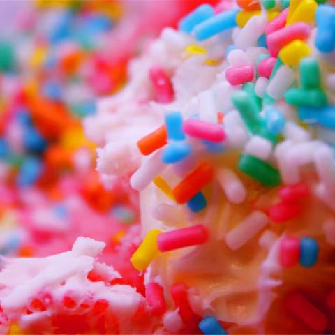 《五颜六色，给你好看》——青科幼中二班5月主题活动