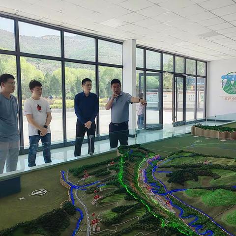 县乡村振兴局中投挂职副局长王至美一行到界石铺镇考察农特产品产销