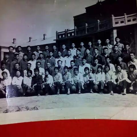 七师一二八团七五届同学聚会留影