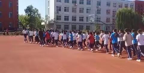 朝气蓬勃，意气风发