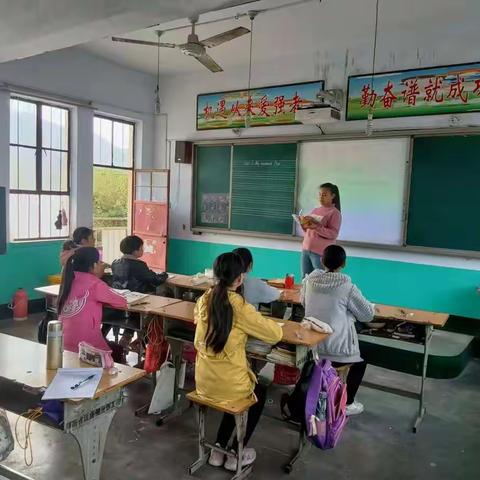 成长路上的风采——东姚镇西峪中心小学开展听课评课活动