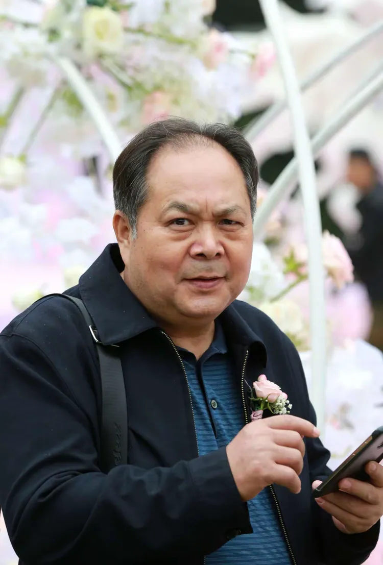 石荣华,余想珍爱子二零一九年四月二十一日喜结连理,在武汉东湖宾馆