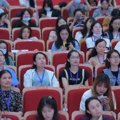 走进现代与经典，感受英语的精彩