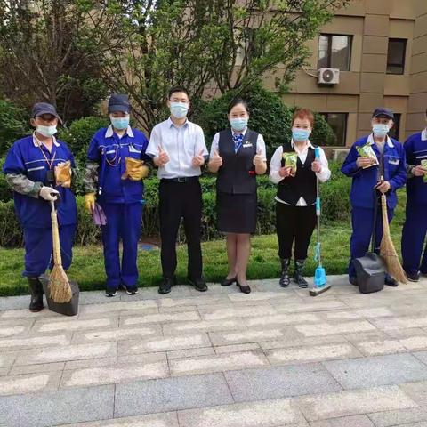 铁西支行营业室开展“共庆浓情端午，消保知识到家”活动