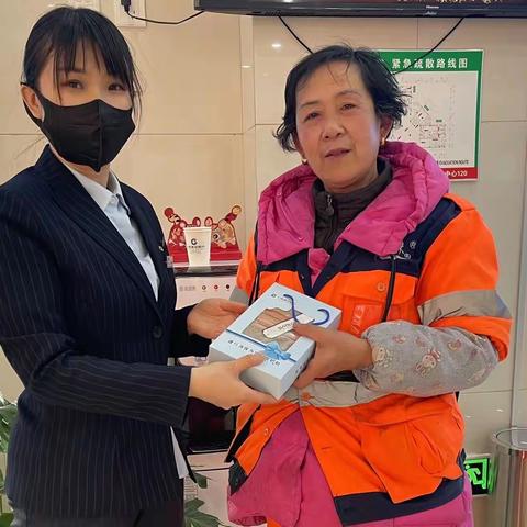 铁西开发区支行举办劳动者港湾主题日活动