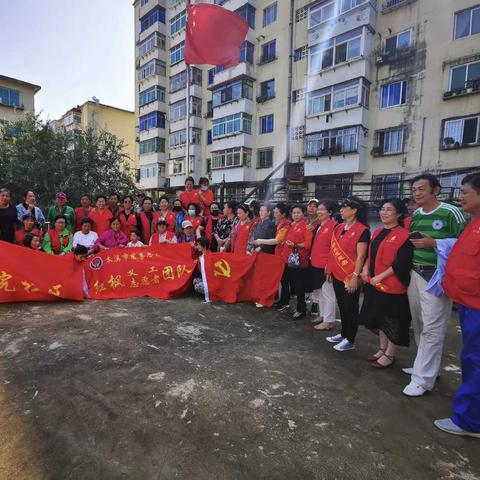 温暖同行——学院社区志愿者便民活动