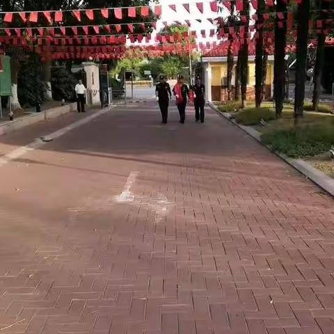 天籁园小区2018国庆节升旗仪式