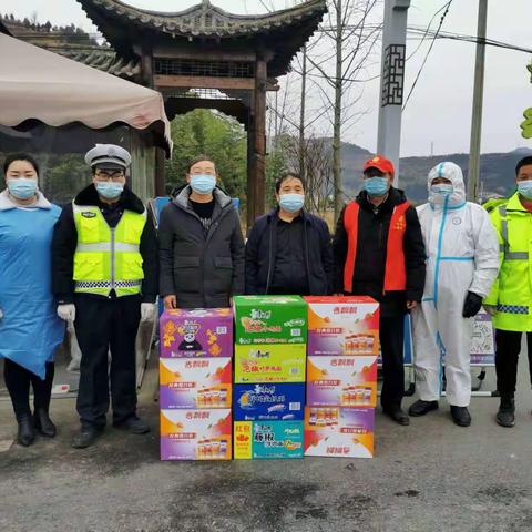 漫川关镇：疫情防控显真情 人大代表献爱心