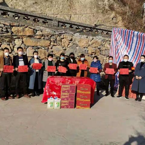 爱心涌动 共抗疫情——漫川关镇小河口村爱心捐赠抗击疫情进行时
