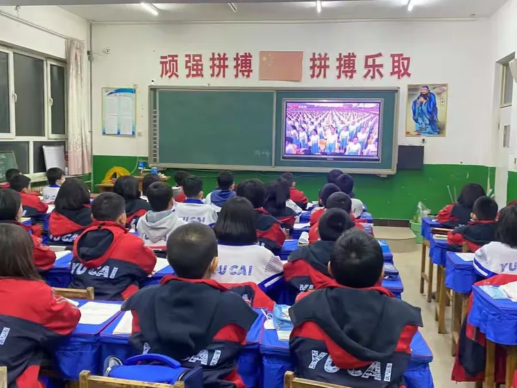 围场育才小学组织开展"新时代好少年"学习活动