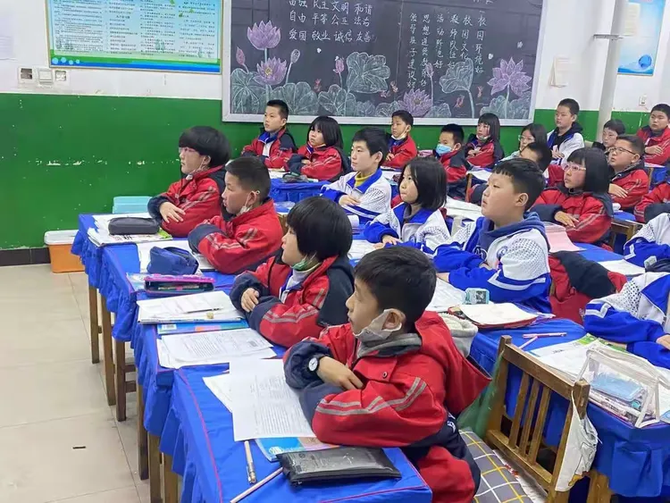 围场育才小学组织开展"新时代好少年"学习活动