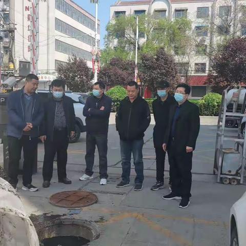 河雍街道华鑫社区“共建共享齐参与、小区环境我先行”