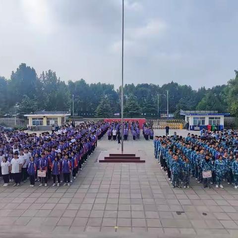 地震逃生演练                 ——潞城区职业高级中学校