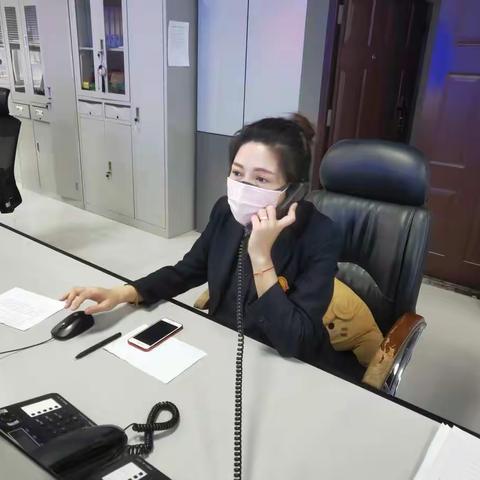 准妈妈怀孕七个月，疫情期间坚守阵地不放松。