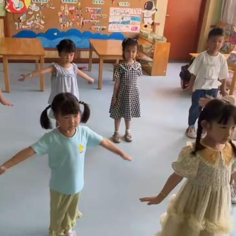 未来之星幼儿园中一班暑期第一周所学内容