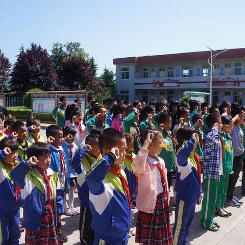 “好读书，读好书”——曹家湾镇红星明德小学“绿书签”活动札记