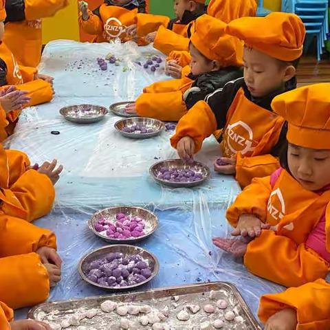 智能幼儿园蒙二班——彩色汤圆庆元旦，开开心心迎新年🏮