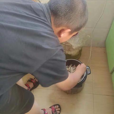 玉溪四小   四（2）班    方国顺   快乐中秋