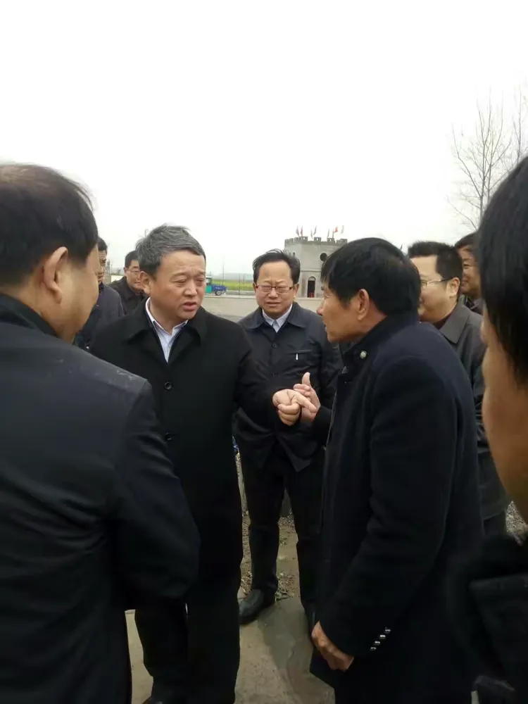 2017年3月22日下午由县委书记周学保陪同常委副市长郑市长来固镇玉鹏生态农业文化园调研考察