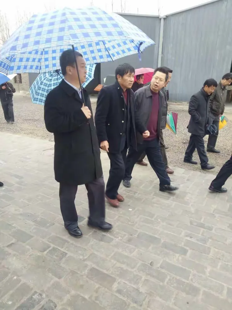 2017年3月22日下午由县委书记周学保陪同常委副市长郑市长来固镇玉鹏生态农业文化园调研考察