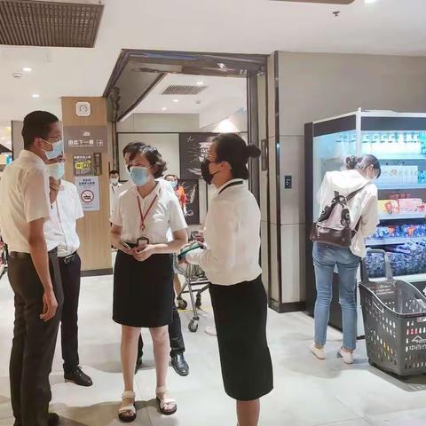 深入基层保供应   疫情防控严落实——集团公司领导调研慰问江夏门店