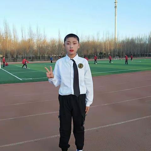灵武市第五中学2022届（10）班优秀毕业生杨文成长纪实