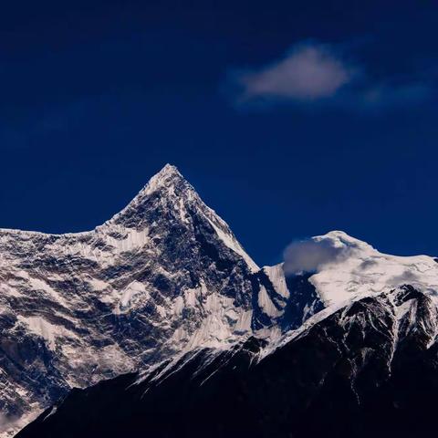 西藏 油画般的雅鲁藏布大峡谷