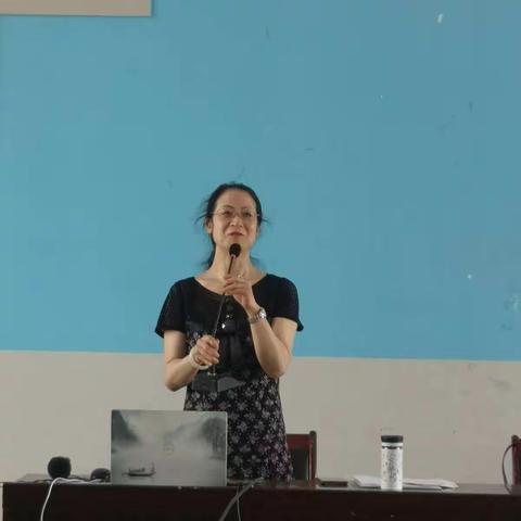 课题研究助力教师专业发展———