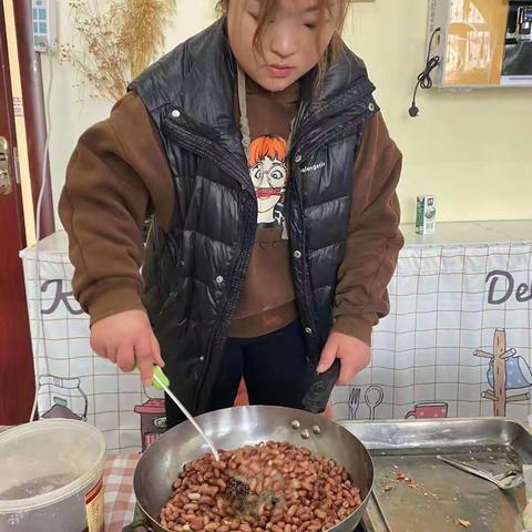 西邵一幼小二班----制作花生酥糖❤️