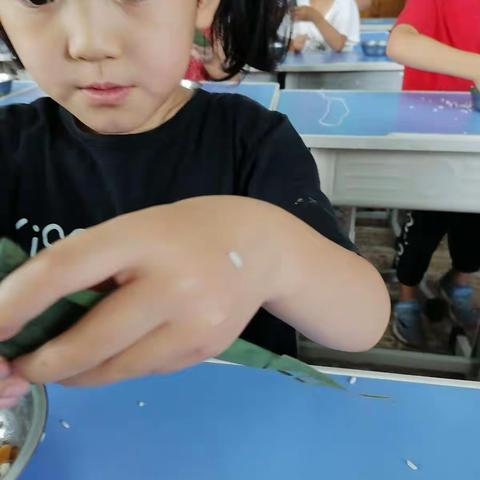 大大班快乐的一天❤️（包粽子）