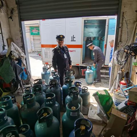 迅速反应 落实有力——琼山区市容秩序行政执法大队查处博雅路无证经营燃气黑网点