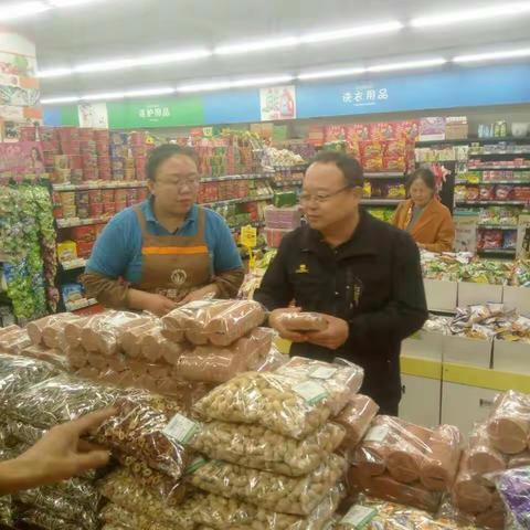 太西食药站陪同区食药局 夜查