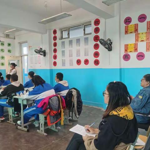 老教师示范引领，青年教师在学习中成长