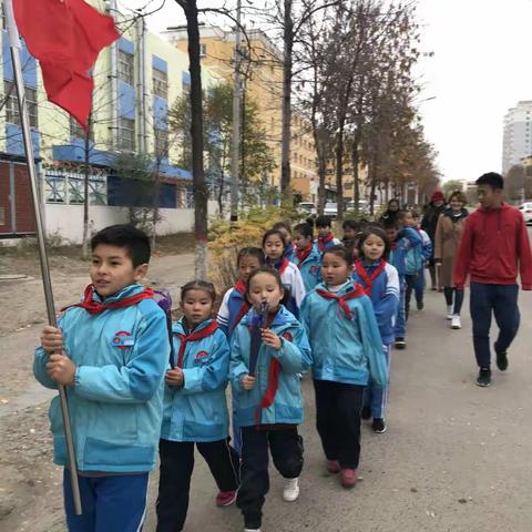 人生百善孝为先，九九重阳享健康__托里一小参加二居重阳节活动