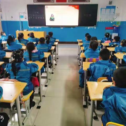 学习雷锋好榜样----托里一小开展主题班会