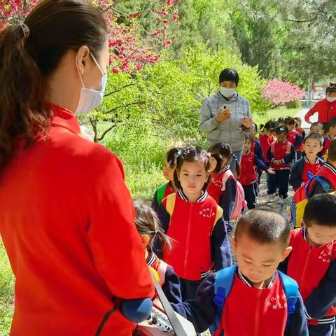 “与春相约，游春赏花”——军事科学院（阳坊园）小一班春游活动