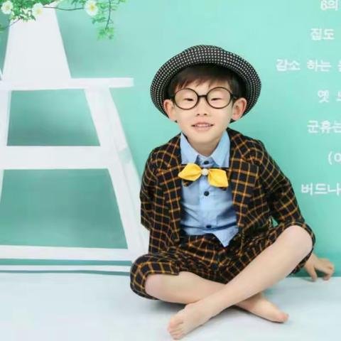 山水明珠幼儿园10月礼仪小标兵