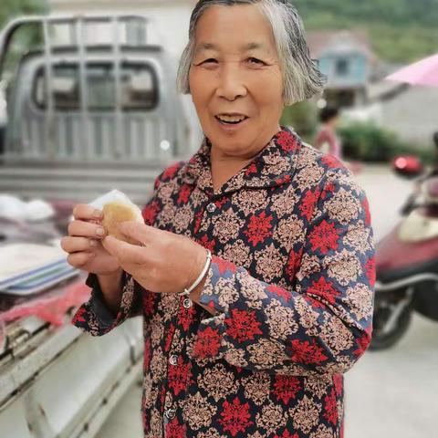 高源村九九重阳节，浓浓敬老情