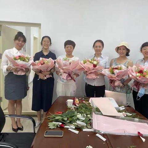 西昌支行为高端女性客户举办插花活动