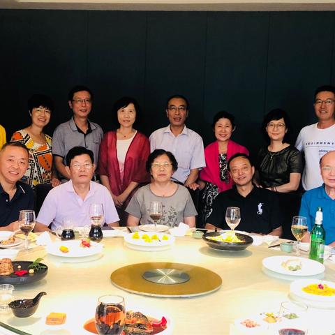 2018年8月26日染一好友相聚宏润花园会所😀🌹🥘🍵🍺✌️