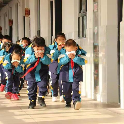 消防记心中 安全伴我行——蚌埠铁三小教育集团龙星校区举行消防安全疏散演练