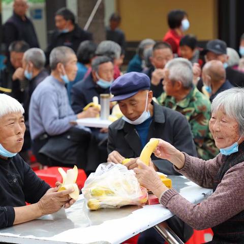 孝善饺子宴 浓浓敬老情