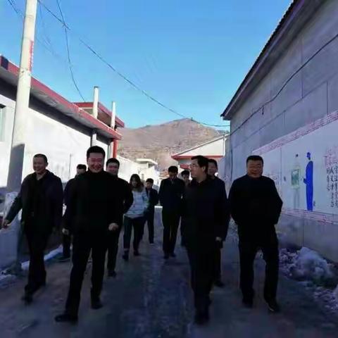 心系贫困户  节前送温暖--范志军副区长深入河底乡慰问贫困户