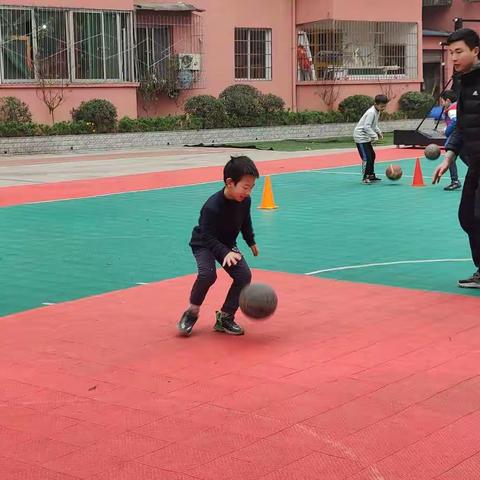 🏀龙城俱乐部 篮球基础2班                   开班啦！